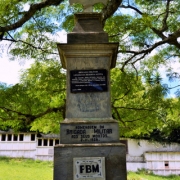 Monumento em homenagem aos mortos da Corporação, no cemitério da Brigada Militar