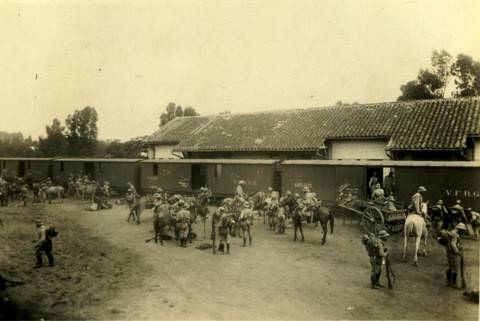 Homens embarcando em Rosário