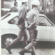 Policiamento a pé na Rua Independência - 1975