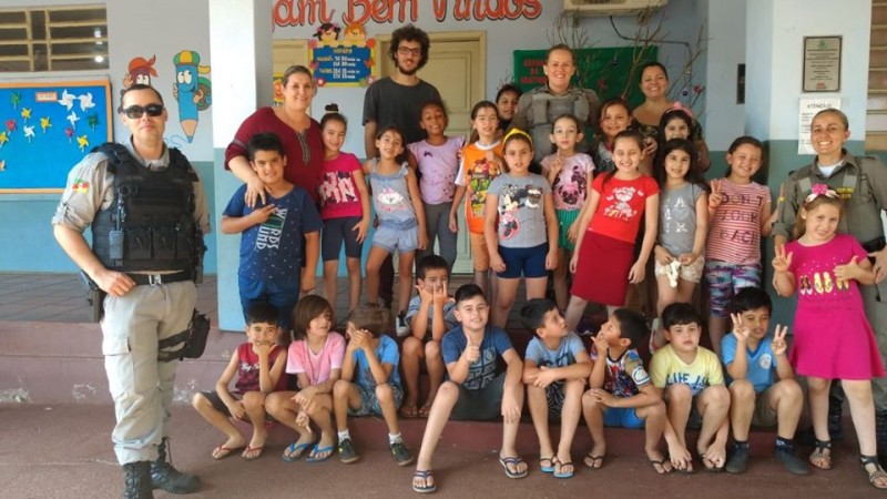 Policiais militares do 7° RPMon Santo Ângelo realizaram Palestra com crianças de Escola Municipal de Santo Ângelo