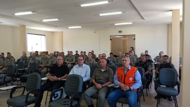 Efetivo de Frederico West. Defesa civil e corpo de bombeiros comemora os 182 anos da BM no 37