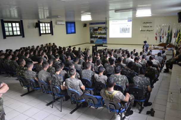 Força Tática ministra Curso No Exército Brasileiro