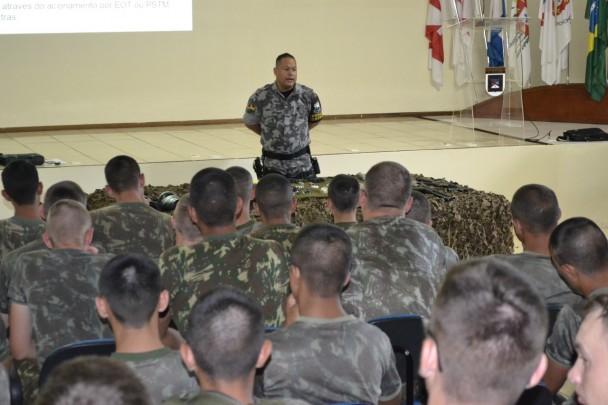Força Tática ministra Curso No Exército Brasileiro