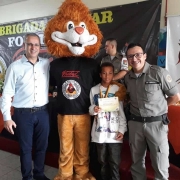 Brigada Militar forma 129 crianças no Programa Educacional de Resistência as drogas e a violência em Santa Maria 