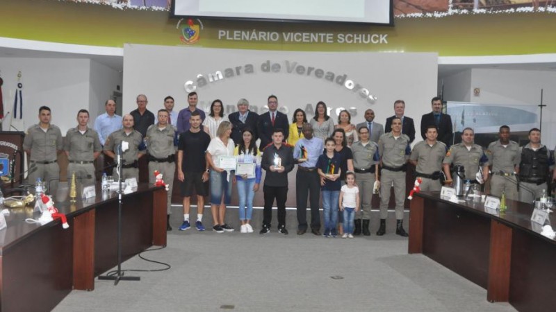 Capitã Michele é homenageada na Câmara de Vereadores em Venâncio Aires