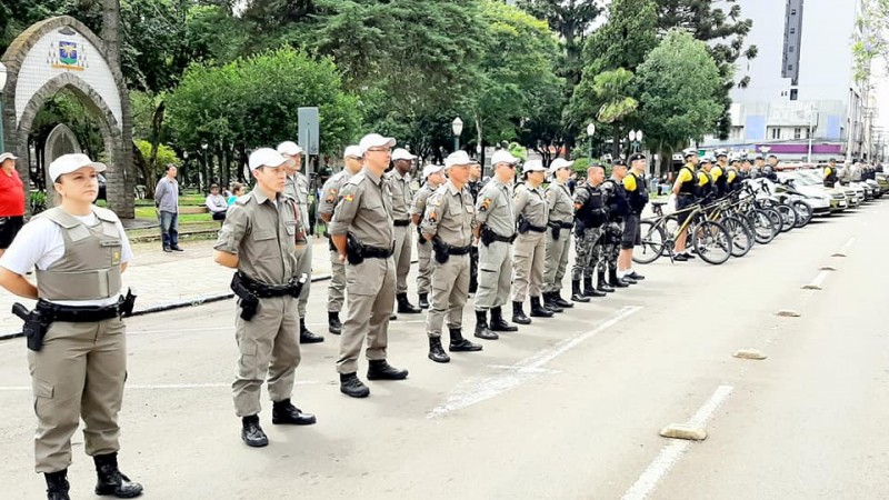 Formatura de lançamento da Operação Papai Noel em Passo Fundo