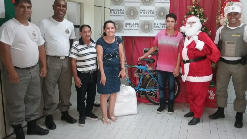 Menino Alan ganha bicicleta do CRPO Litoral