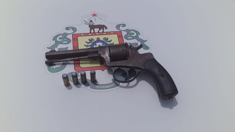 porte ilegal de arma dia 14jan20