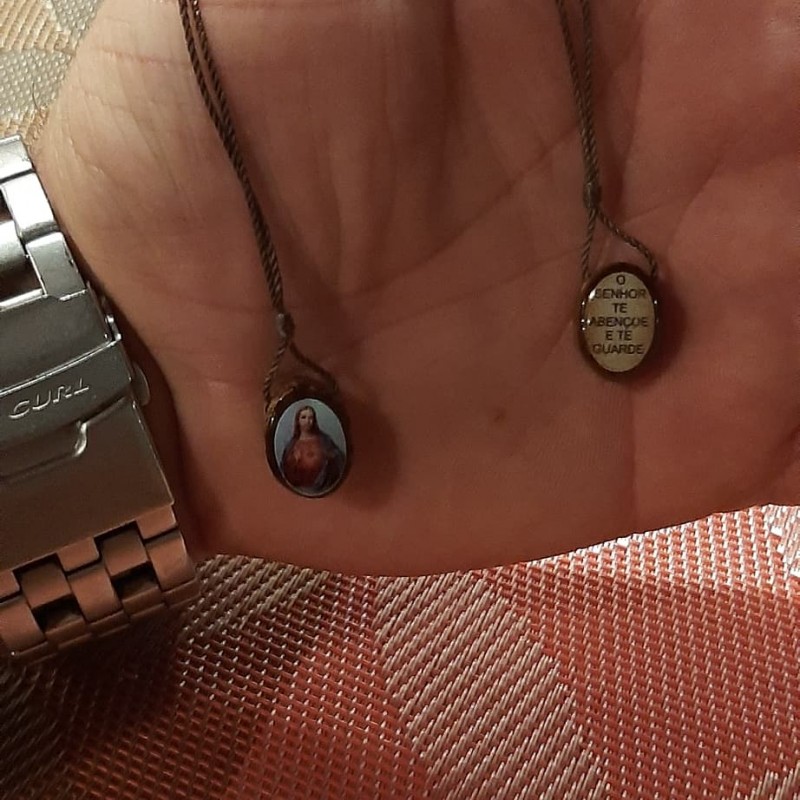 Objeto religioso para proteger soldado Cruz