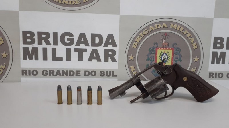 BM de Viamão apreende arma de fogo