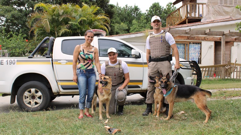 BM de Viamão ajuda a encontrar cachorros perdidos e recebe o carinho e reconhecimento da família proprietária