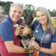 Cão Quíron sendo tietado durante o jogo