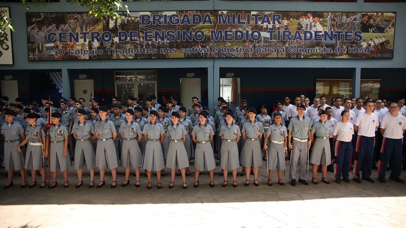 Alunos do Colégio Tiradentes