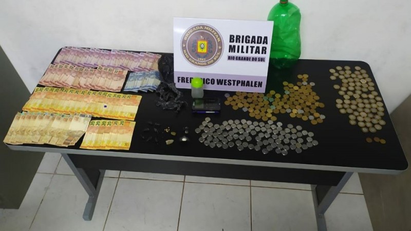 37º BPM prende mulher por tráfico
