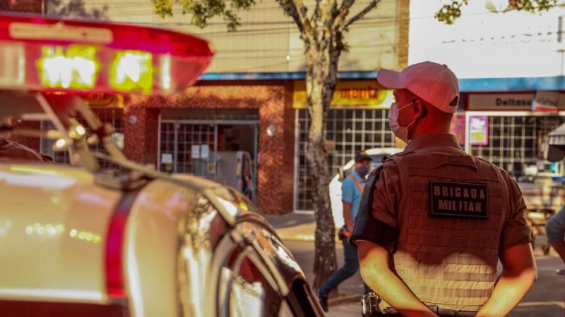 policial em posto base no bairro Centro, Parobé