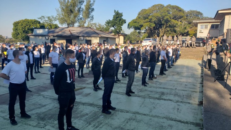 Turma de 126 alunos-soldados