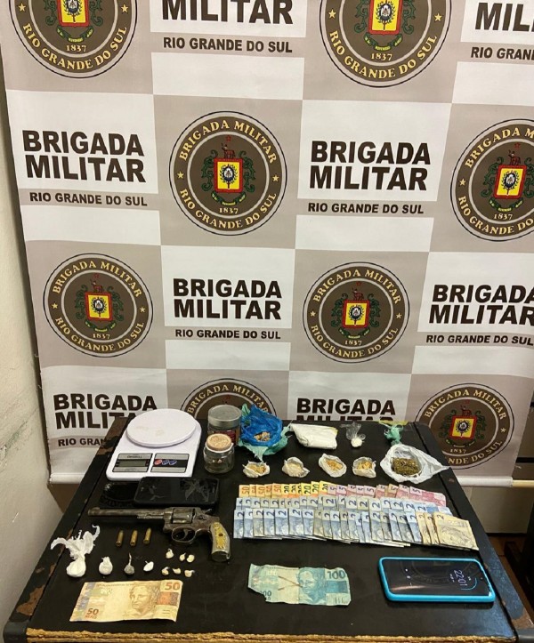 Drogas e materiais apreendidos