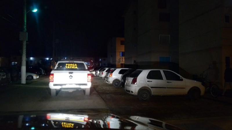 viatura chegando nos condomínios