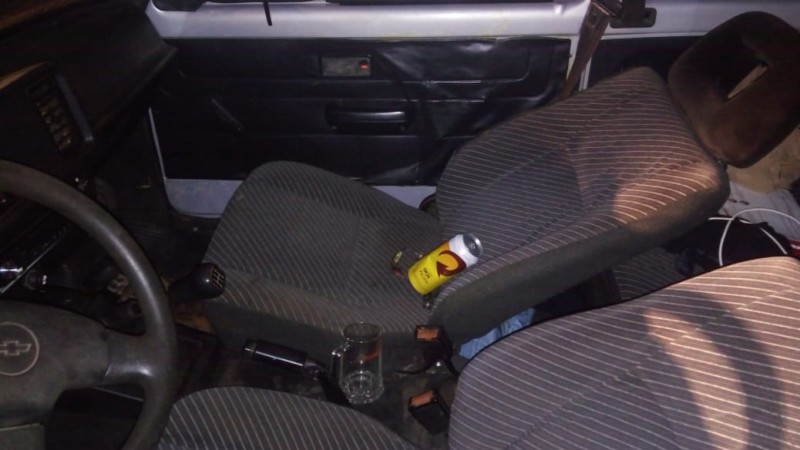 Bebidas alco&oacute;licas no interior do ve&iacute;culo 