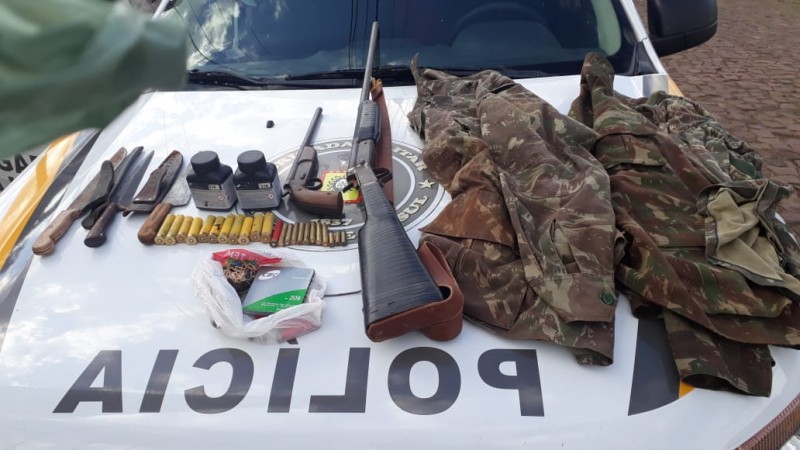 Armas, munição e facas
