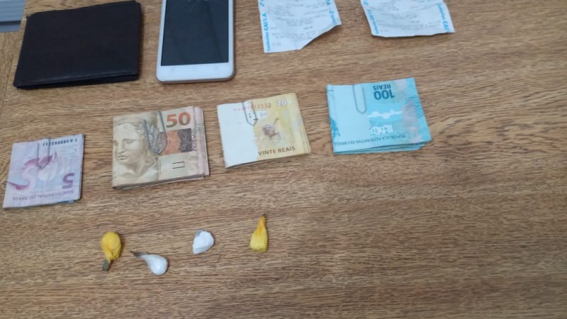 Droga e dinheiro apreendidos em Braga