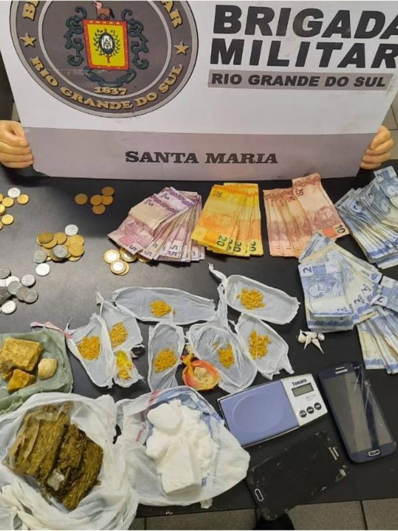 Brigada Militar prende mulher por tráfico de drogas em Santa Maria.