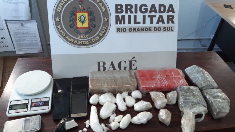 Drogas, celulares balança