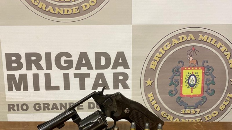revólver apreendido