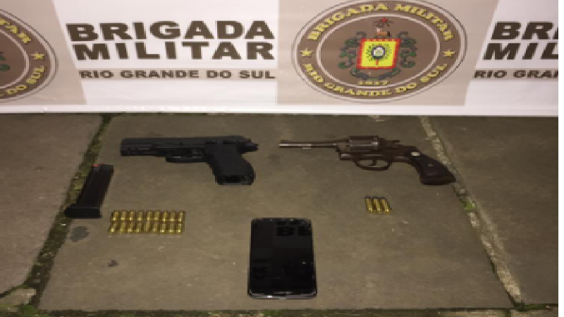 prisão 09 07 mulher com arma de fogo