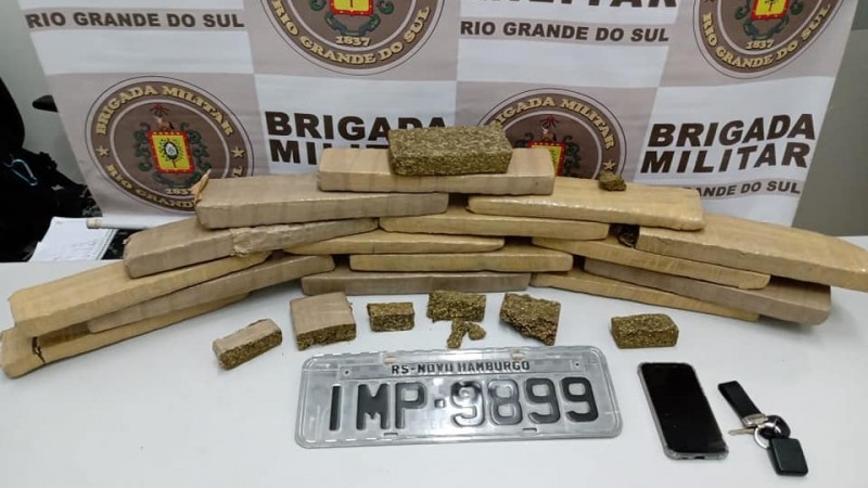 Material apreendido pelo 1º BPChq em Novo Hamburgo