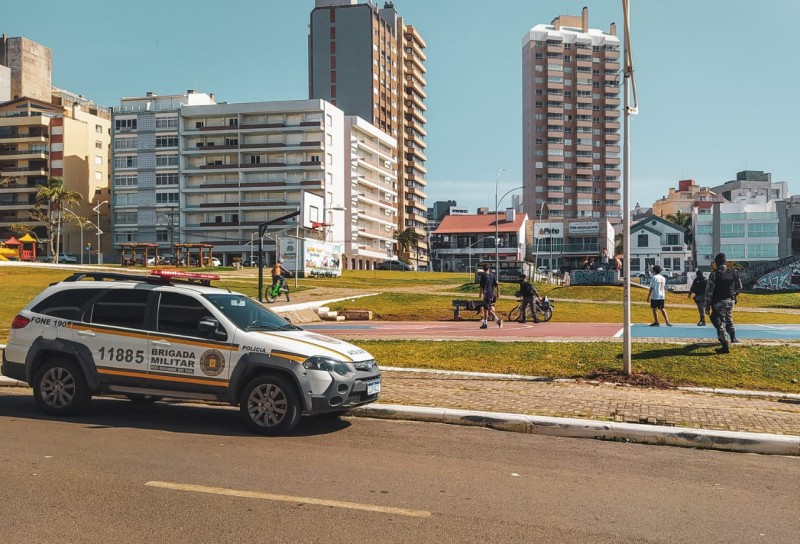 Viatura em uma praça de Torres