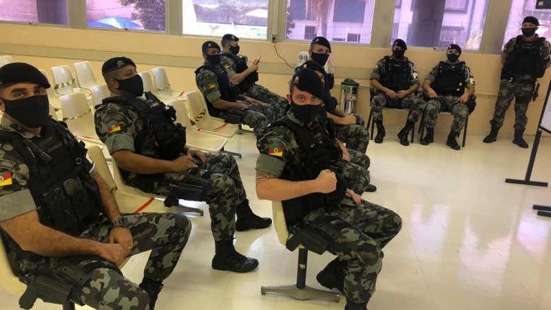 1°BPChq realiza doação de sangue