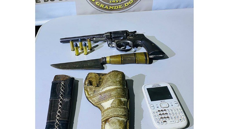Prisão por porte ilegal de arma de fogo em Cerro Largo dia 11set20