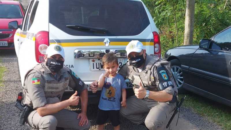 PMs em festa de aniversário de menino em Nova Santa Rita