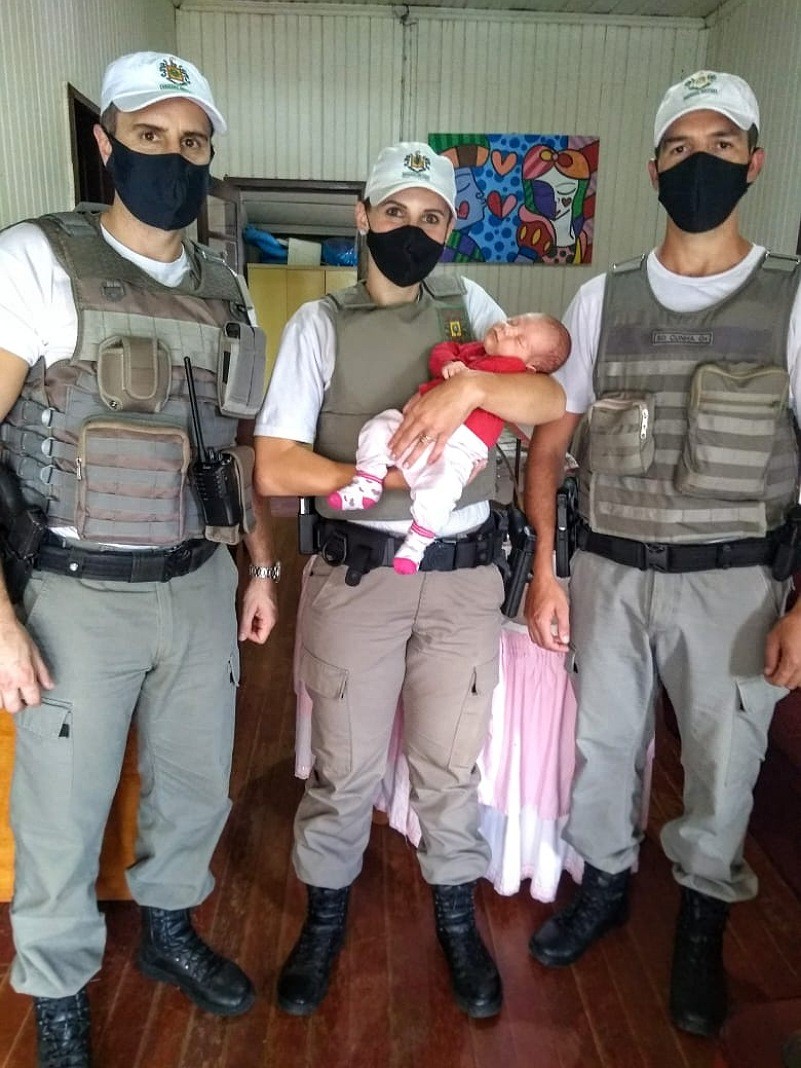 Policiais Militares do 7° BPM salvam bebê com três semanas de vida