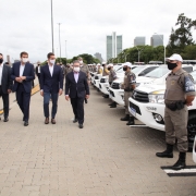 Autoridades entregam as novas semiblindadas para a Brigada Militar