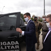 53 Hilux Semiblindadas foram entregues nessa manhã à Brigada Militar 