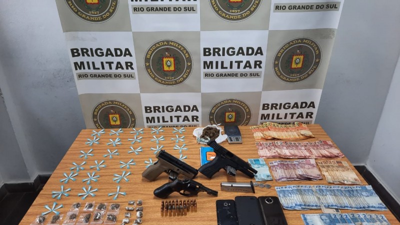 Prisão por tráfico de drogas e porte ilegal de arma