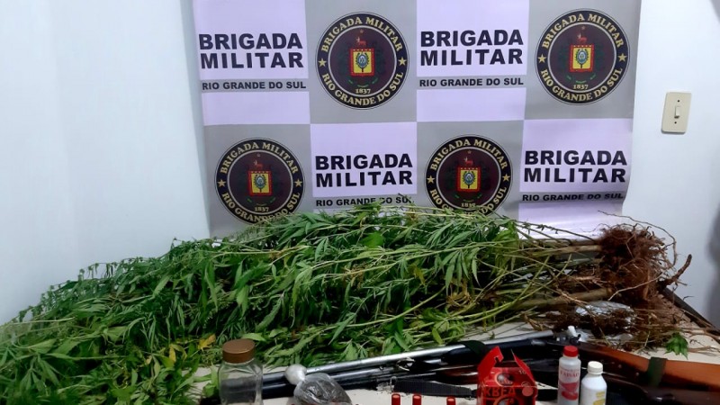 prisão por posse de arma e posse de entorpecente 27fev21