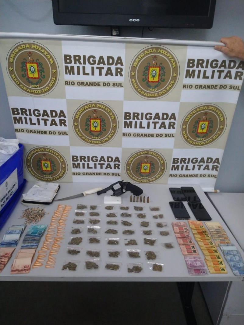 18ºBPM prende trio por tráfico de drogas e porte ilegal de arma de fogo