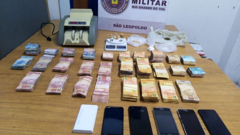 25º BPM prende mulher por tráfico