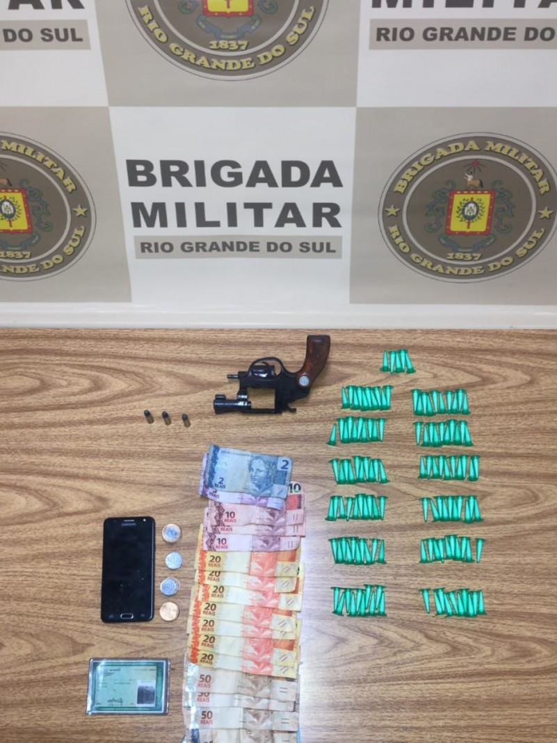 Prisão por trafico de entorpecentes e porte ilegal de arma de fogo
