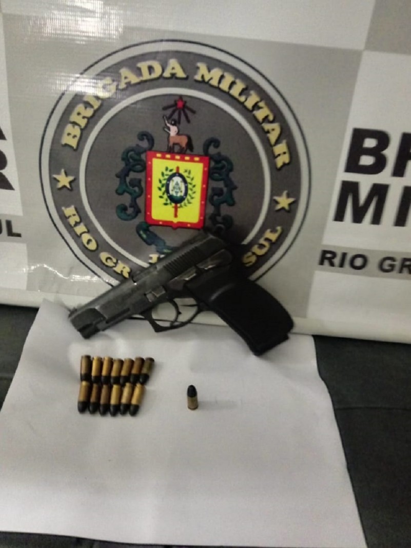 pistola e muni&ccedil;&otilde;es