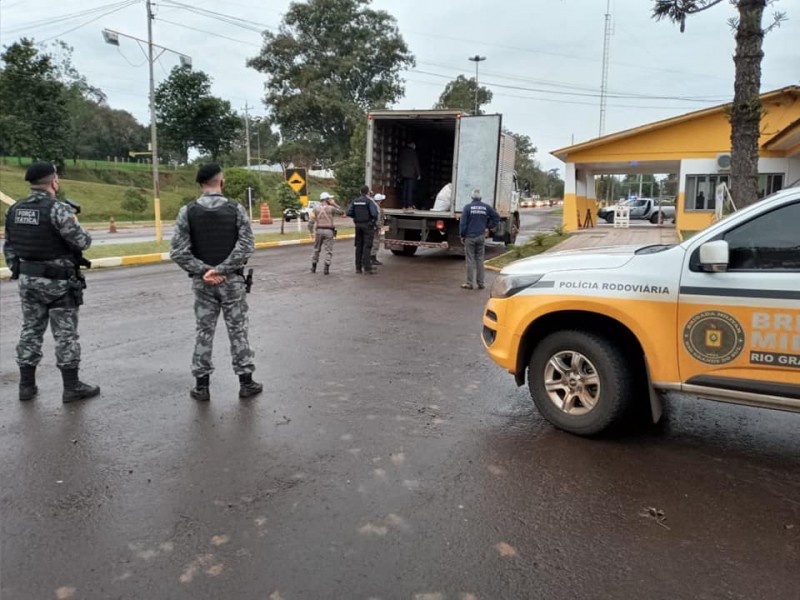 Operação Conjunta Policia Militar e Receita Federal Prende Arma e Drogas