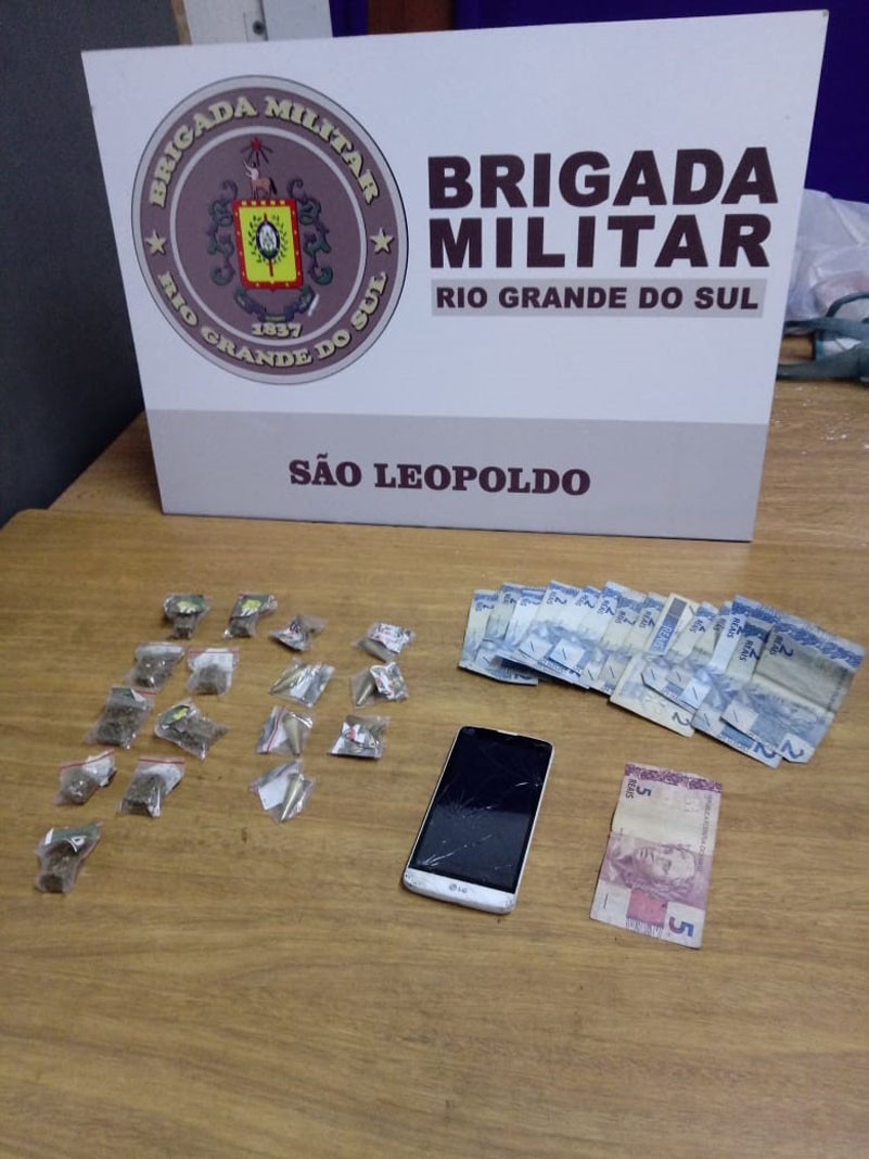 19 julho ptr noturna BRIGADA MILITAR DE SÃO LEOPOLDO PRENDE HOMEM POR TRÁFICO