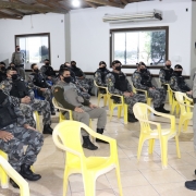 Comandante do CRPO Litoral conversa com PMs que foram treinados