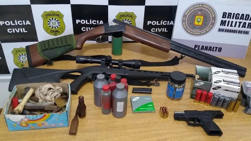 Bm e PC apreendem Armas de Fogo