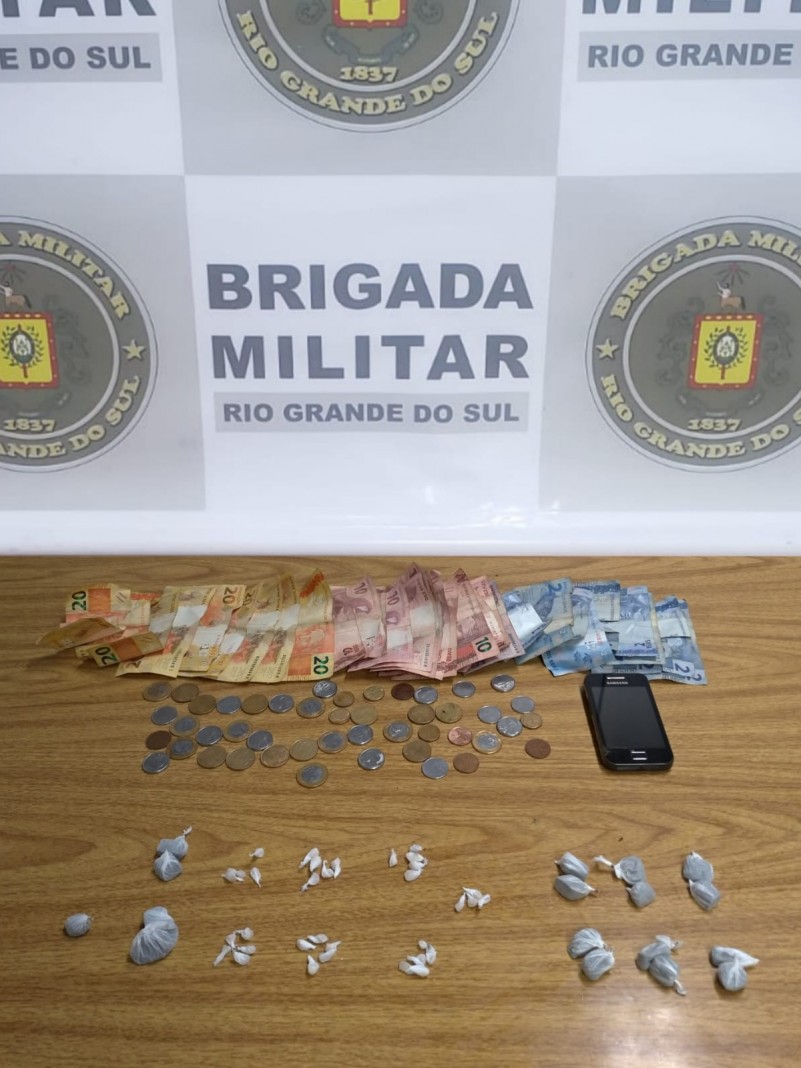 15° BPM prende dois homens por tráfico de drogas em Canoas