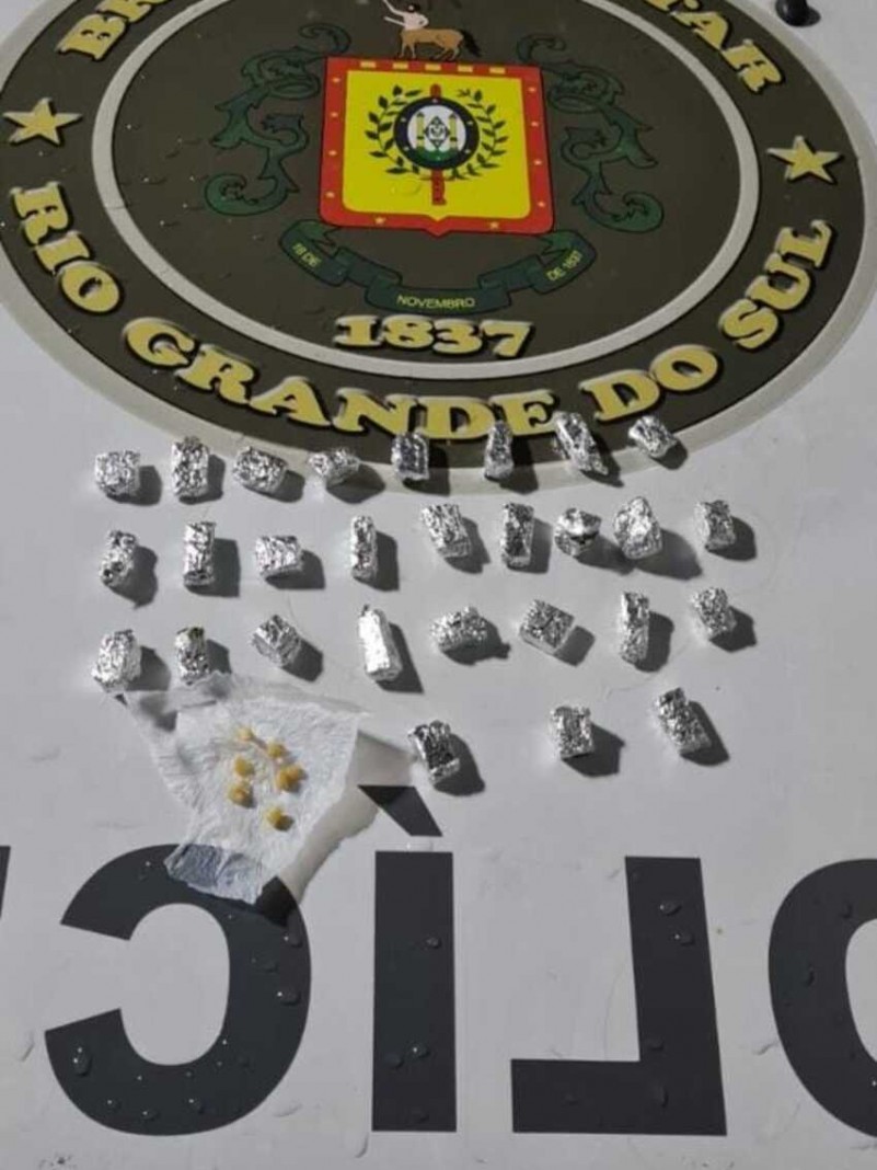 Material apreendido na ação.