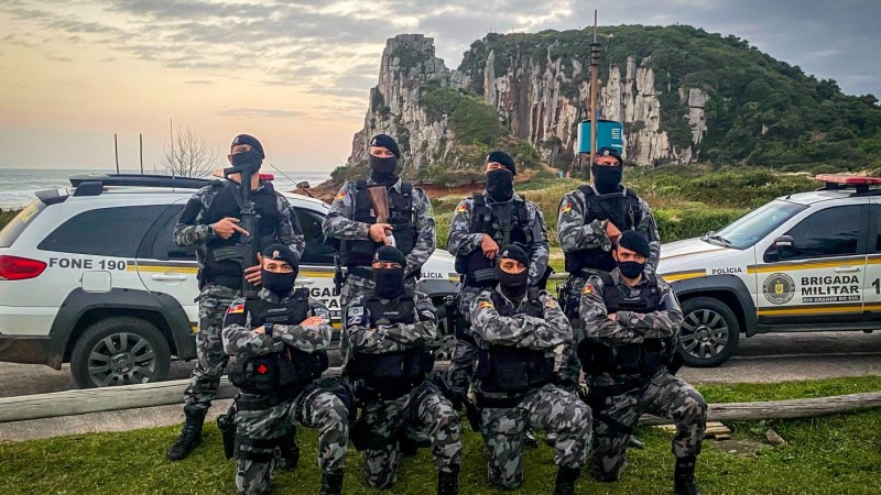 PMs da Força Tática recebem mimo em Torres